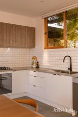 https://images.listonce.com.au/custom/160x/listings/2f-bonview-street-reservoir-vic-3073/388/01977388_img_07.jpg?EldyCnM-blc
