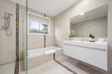 https://images.listonce.com.au/custom/160x/listings/3-187-the-boulevard-ivanhoe-east-vic-3079/698/00566698_img_08.jpg?eVOZOwFY-PA