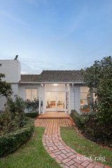https://images.listonce.com.au/custom/160x/listings/3-5-wonga-road-ringwood-north-vic-3134/662/01969662_img_12.jpg?dtgb1GiqZ9A