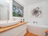 https://images.listonce.com.au/custom/160x/listings/3-amber-court-kilsyth-vic-3137/675/01524675_img_13.jpg?qVTwzwM0-jQ