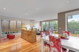 https://images.listonce.com.au/custom/160x/listings/3-aumann-drive-templestowe-vic-3106/776/00311776_img_05.jpg?TUYzZPeRAsw