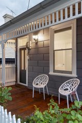 https://images.listonce.com.au/custom/160x/listings/3-barry-street-northcote-vic-3070/206/01604206_img_02.jpg?iYJqO3bdleM