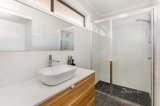 https://images.listonce.com.au/custom/160x/listings/3-barton-street-kyneton-vic-3444/579/01120579_img_05.jpg?xv0lyD-oS_A