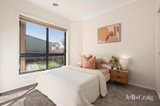 https://images.listonce.com.au/custom/160x/listings/3-brad-close-kilsyth-vic-3137/017/01975017_img_06.jpg?lQaBejOE9l4