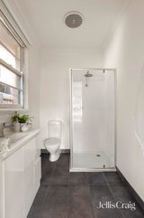 https://images.listonce.com.au/custom/160x/listings/3-bradley-avenue-thornbury-vic-3071/342/01771342_img_17.jpg?2wBoEj1_dLw