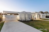 https://images.listonce.com.au/custom/160x/listings/3-broxbourne-brae-mornington-vic-3931/963/01824963_img_02.jpg?jpxifPwHUwM