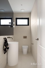 https://images.listonce.com.au/custom/160x/listings/3-bruce-street-brunswick-vic-3056/644/01988644_img_17.jpg?uKqFtR1X4nQ