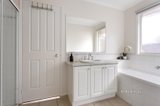 https://images.listonce.com.au/custom/160x/listings/3-campbell-street-diamond-creek-vic-3089/103/01681103_img_08.jpg?qXKujUnZ93k