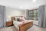 https://images.listonce.com.au/custom/160x/listings/3-chaim-court-donvale-vic-3111/529/01279529_img_10.jpg?2vJ8ionR7ws