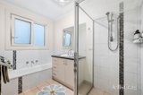 https://images.listonce.com.au/custom/160x/listings/3-church-lane-trentham-vic-3458/829/01978829_img_08.jpg?MU3CKKLrC2w
