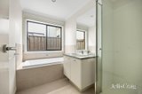 https://images.listonce.com.au/custom/160x/listings/3-coppice-street-lara-vic-3212/138/01816138_img_05.jpg?OG7FMcam3KM