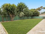 https://images.listonce.com.au/custom/160x/listings/3-creekbank-place-caroline-springs-vic-3023/490/01203490_img_21.jpg?nnP7Fybfpk0