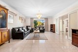 https://images.listonce.com.au/custom/160x/listings/3-curtis-avenue-mount-waverley-vic-3149/419/01983419_img_01.jpg?FeNasipSpEM