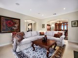 https://images.listonce.com.au/custom/160x/listings/3-delfi-court-balwyn-vic-3103/801/01683801_img_03.jpg?me8nJQi0YsM