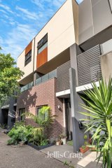 https://images.listonce.com.au/custom/160x/listings/3-dianella-walkway-brunswick-east-vic-3057/361/01988361_img_10.jpg?Byn9XrIcAZA