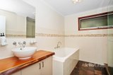 https://images.listonce.com.au/custom/160x/listings/3-doodson-court-eltham-vic-3095/175/01916175_img_05.jpg?I9gzbcPXc_g