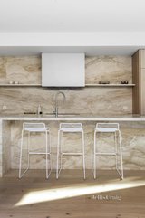 https://images.listonce.com.au/custom/160x/listings/3-durham-street-richmond-vic-3121/653/01636653_img_26.jpg?pQ7QRnCDaHI