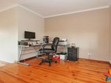 https://images.listonce.com.au/custom/160x/listings/3-dyson-court-mooroolbark-vic-3138/687/01524687_img_05.jpg?TUW_2L6Quf4