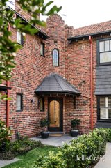 https://images.listonce.com.au/custom/160x/listings/3-edward-street-kew-vic-3101/256/01767256_img_02.jpg?Es_MuHCFkWg