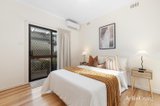 https://images.listonce.com.au/custom/160x/listings/3-elmhurst-road-blackburn-vic-3130/366/01833366_img_10.jpg?h288Ui-wGGk