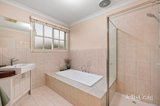 https://images.listonce.com.au/custom/160x/listings/3-era-court-donvale-vic-3111/916/01889916_img_17.jpg?1PRYwSK5QWs