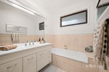 https://images.listonce.com.au/custom/160x/listings/3-erang-court-mooroolbark-vic-3138/905/01928905_img_11.jpg?EmO6ysQIPPk