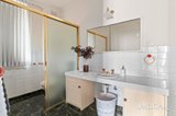 https://images.listonce.com.au/custom/160x/listings/3-fairway-drive-kew-east-vic-3102/581/01809581_img_09.jpg?yMu2Sl-KvZA
