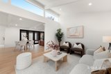 https://images.listonce.com.au/custom/160x/listings/3-fiona-court-ringwood-vic-3134/426/01928426_img_06.jpg?__RVa40nUJQ