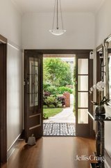 https://images.listonce.com.au/custom/160x/listings/3-flinders-avenue-canterbury-vic-3126/006/01987006_img_16.jpg?xElxjFWkbHI