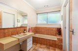 https://images.listonce.com.au/custom/160x/listings/3-forest-road-forest-hill-vic-3131/968/01199968_img_10.jpg?golnH-7cRUc