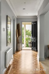 https://images.listonce.com.au/custom/160x/listings/3-gatehouse-place-brighton-vic-3186/462/01910462_img_13.jpg?5Ugk8rMJoyg
