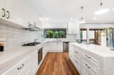 https://images.listonce.com.au/custom/160x/listings/3-gillian-road-mount-waverley-vic-3149/993/01922993_img_04.jpg?vNfpGoqboQE