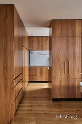 https://images.listonce.com.au/custom/160x/listings/3-glanfield-street-northcote-vic-3070/256/01981256_img_14.jpg?9NYmbcY2-AE
