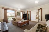 https://images.listonce.com.au/custom/160x/listings/3-glen-view-close-diamond-creek-vic-3089/024/00724024_img_04.jpg?zoZ-FsYd0v4