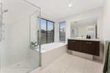 https://images.listonce.com.au/custom/160x/listings/3-hannagan-street-aspendale-gardens-vic-3195/490/01559490_img_12.jpg?aUDP8ZoMRe8