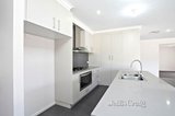 https://images.listonce.com.au/custom/160x/listings/3-hartland-road-point-cook-vic-3030/940/01721940_img_08.jpg?evszn1o1a7Q
