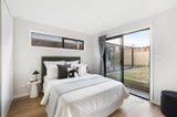 https://images.listonce.com.au/custom/160x/listings/3-hastings-street-mckinnon-vic-3204/665/01649665_img_09.jpg?oV6pX6xdvaU