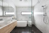 https://images.listonce.com.au/custom/160x/listings/3-hastings-street-mckinnon-vic-3204/991/01704991_img_09.jpg?QNF5peMhWxA