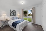 https://images.listonce.com.au/custom/160x/listings/3-herald-court-glen-waverley-vic-3150/450/01590450_img_07.jpg?LZEaY5TCiJ8