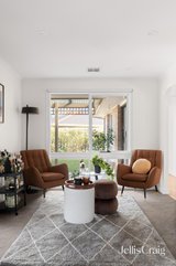 https://images.listonce.com.au/custom/160x/listings/3-heritage-drive-mill-park-vic-3082/671/01938671_img_16.jpg?S_27JiTrly0