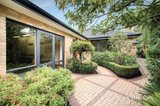 https://images.listonce.com.au/custom/160x/listings/3-irene-court-cheltenham-vic-3192/015/01874015_img_12.jpg?wpInJFRC8Dg