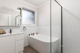 https://images.listonce.com.au/custom/160x/listings/3-karita-court-lilydale-vic-3140/237/01691237_img_08.jpg?LXJ17vuFSso