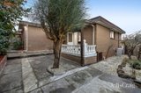 https://images.listonce.com.au/custom/160x/listings/3-kiandra-court-doncaster-east-vic-3109/335/01907335_img_10.jpg?Kc7tsztn5Wg