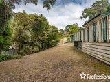 https://images.listonce.com.au/custom/160x/listings/3-landara-court-mooroolbark-vic-3138/503/01526503_img_10.jpg?hXOpg10a4Eg