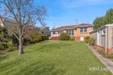 https://images.listonce.com.au/custom/160x/listings/3-layton-crescent-newtown-vic-3220/295/01893295_img_05.jpg?P1UrXVGbLQI