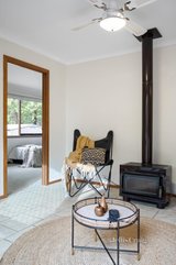 https://images.listonce.com.au/custom/160x/listings/3-liris-court-ringwood-vic-3134/631/01568631_img_05.jpg?eK-fY0Lx358