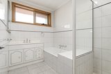 https://images.listonce.com.au/custom/160x/listings/3-lisa-close-doncaster-east-vic-3109/810/01930810_img_03.jpg?Kzb_t2be8Ac