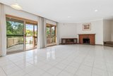 https://images.listonce.com.au/custom/160x/listings/3-lisa-close-doncaster-east-vic-3109/810/01930810_img_07.jpg?Q0-oHwYGnpQ