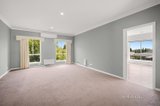 https://images.listonce.com.au/custom/160x/listings/3-loader-court-ballarat-north-vic-3350/541/01591541_img_10.jpg?e-43-kKRJyo