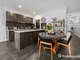 https://images.listonce.com.au/custom/160x/listings/3-lucinley-close-kilsyth-vic-3137/065/01526065_img_07.jpg?VzBO6vMBJJo